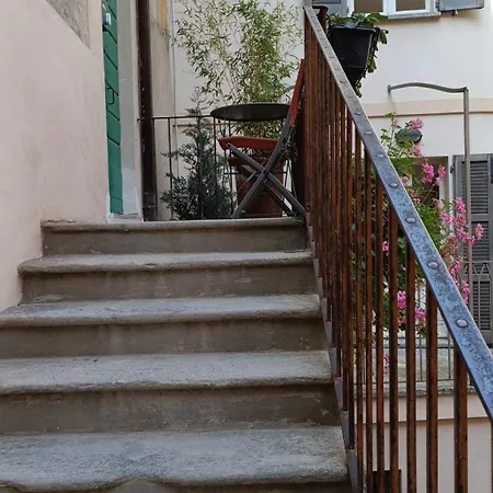 Finestra Sulla Piazza * Лекко