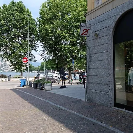 Finestra Sulla Piazza Лекко